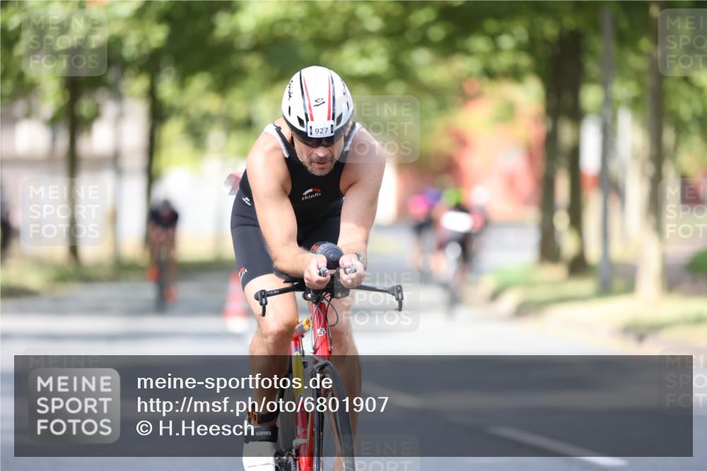 11.08.2024 - GEWOBA Citytriathlon Bremen H.Heesch http://msf.ph/oto/6801907 11.08.2024 12:02:50 Laufen  meine-sportfotos.de