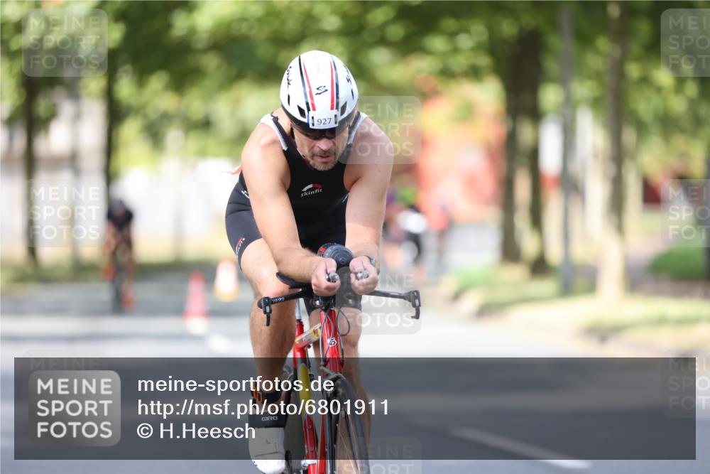 11.08.2024 - GEWOBA Citytriathlon Bremen H.Heesch http://msf.ph/oto/6801911 11.08.2024 12:02:50 Laufen  meine-sportfotos.de