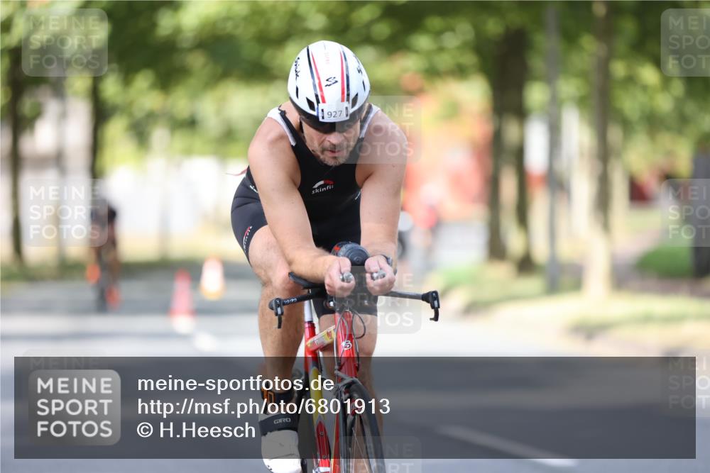 11.08.2024 - GEWOBA Citytriathlon Bremen H.Heesch http://msf.ph/oto/6801913 11.08.2024 12:02:50 Laufen  meine-sportfotos.de
