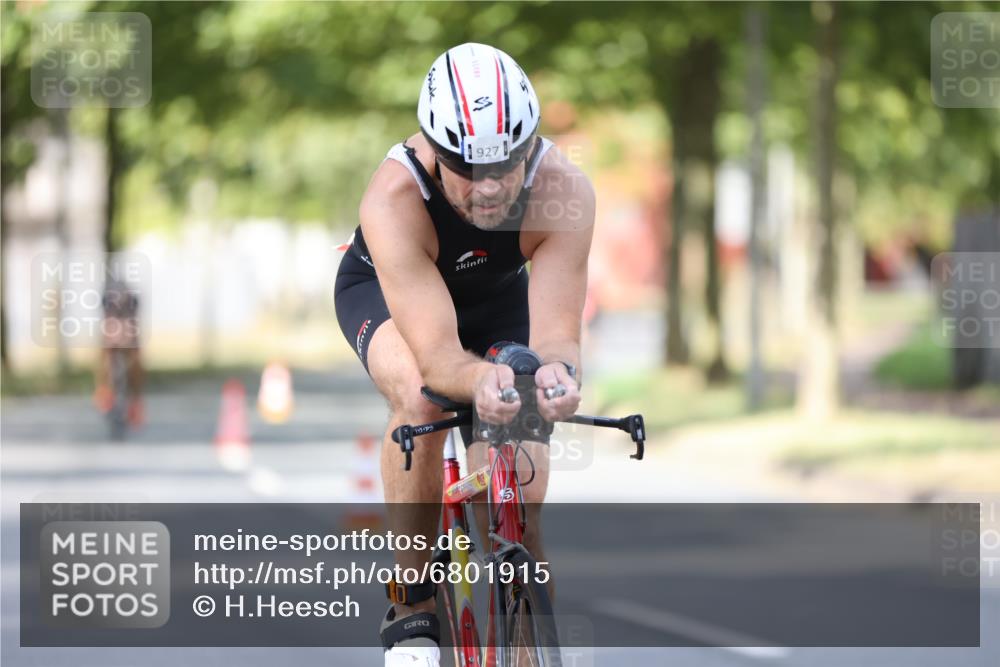 11.08.2024 - GEWOBA Citytriathlon Bremen H.Heesch http://msf.ph/oto/6801915 11.08.2024 12:02:50 Laufen  meine-sportfotos.de