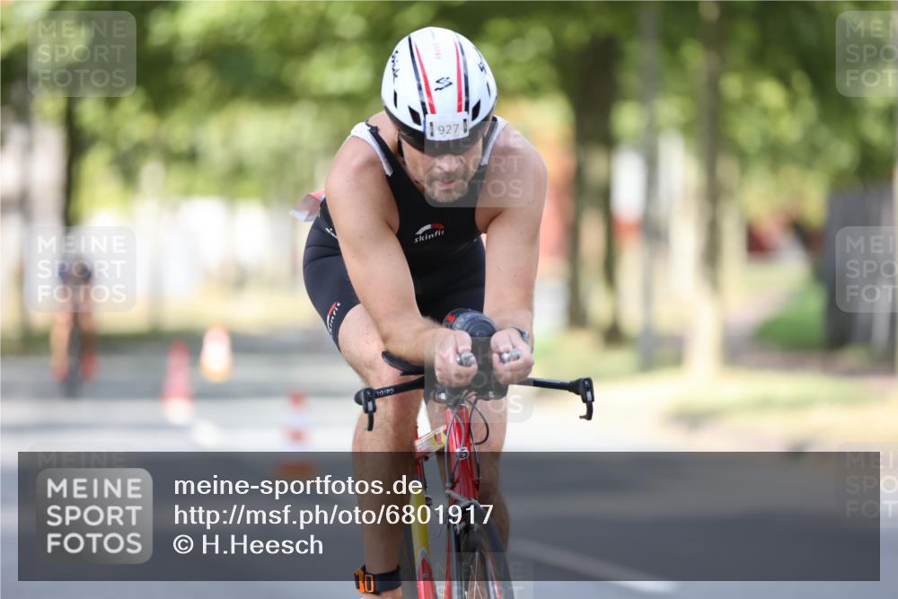11.08.2024 - GEWOBA Citytriathlon Bremen H.Heesch http://msf.ph/oto/6801917 11.08.2024 12:02:50 Laufen  meine-sportfotos.de
