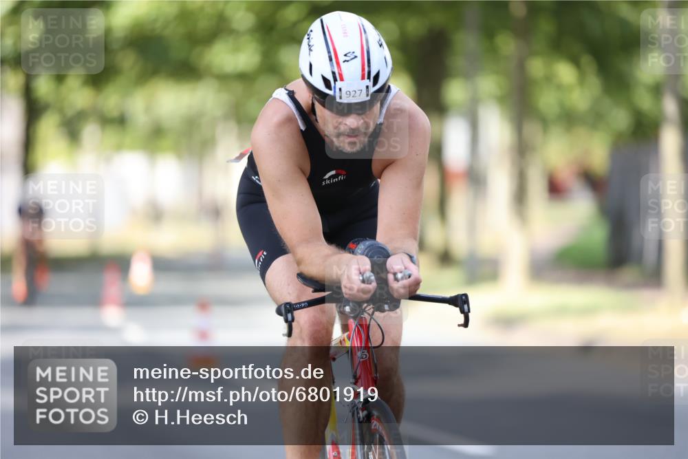 11.08.2024 - GEWOBA Citytriathlon Bremen H.Heesch http://msf.ph/oto/6801919 11.08.2024 12:02:50 Laufen  meine-sportfotos.de