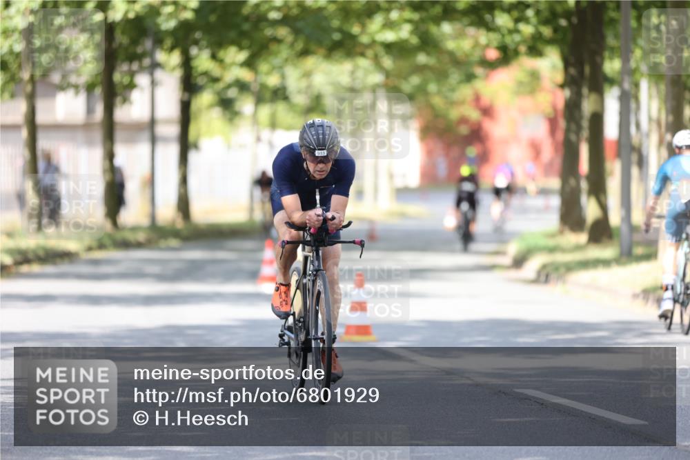 11.08.2024 - GEWOBA Citytriathlon Bremen H.Heesch http://msf.ph/oto/6801929 11.08.2024 12:02:52 Laufen  meine-sportfotos.de