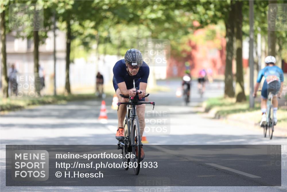 11.08.2024 - GEWOBA Citytriathlon Bremen H.Heesch http://msf.ph/oto/6801933 11.08.2024 12:02:53 Laufen  meine-sportfotos.de