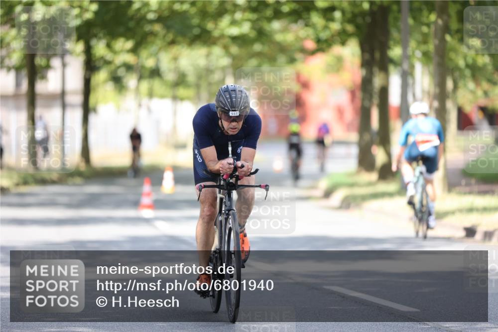 11.08.2024 - GEWOBA Citytriathlon Bremen H.Heesch http://msf.ph/oto/6801940 11.08.2024 12:02:53 Laufen  meine-sportfotos.de