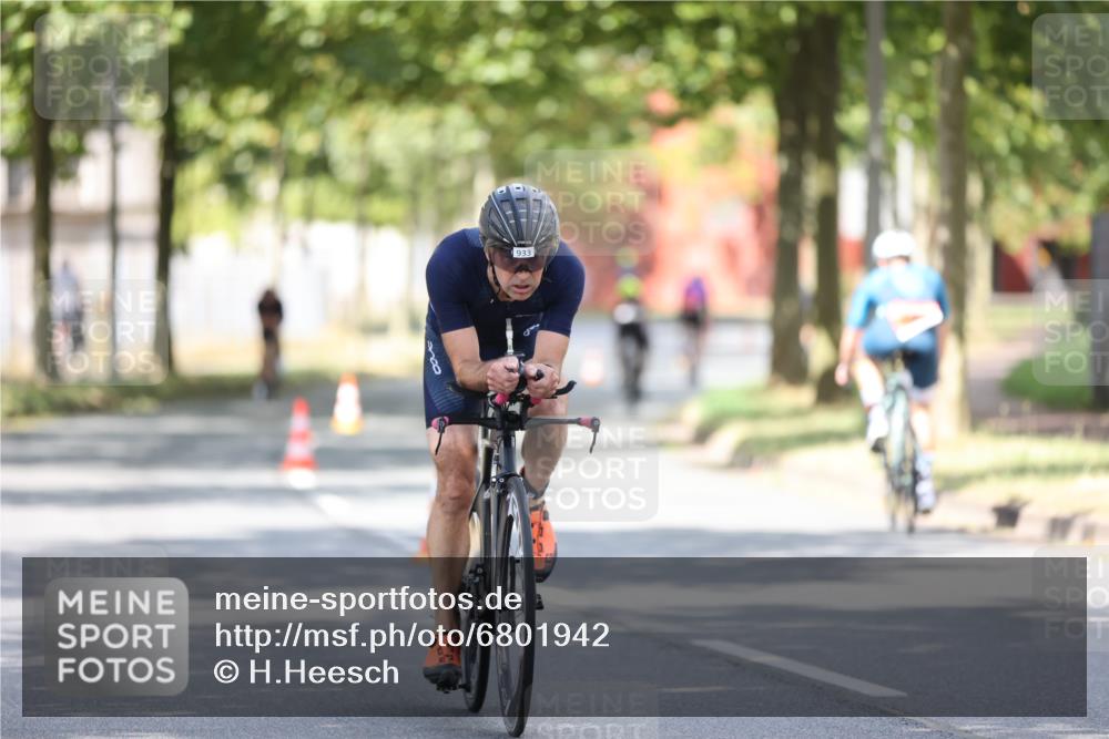 11.08.2024 - GEWOBA Citytriathlon Bremen H.Heesch http://msf.ph/oto/6801942 11.08.2024 12:02:53 Laufen  meine-sportfotos.de