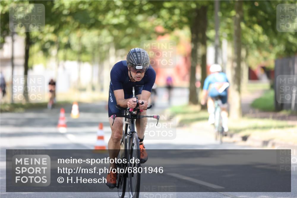 11.08.2024 - GEWOBA Citytriathlon Bremen H.Heesch http://msf.ph/oto/6801946 11.08.2024 12:02:53 Laufen  meine-sportfotos.de