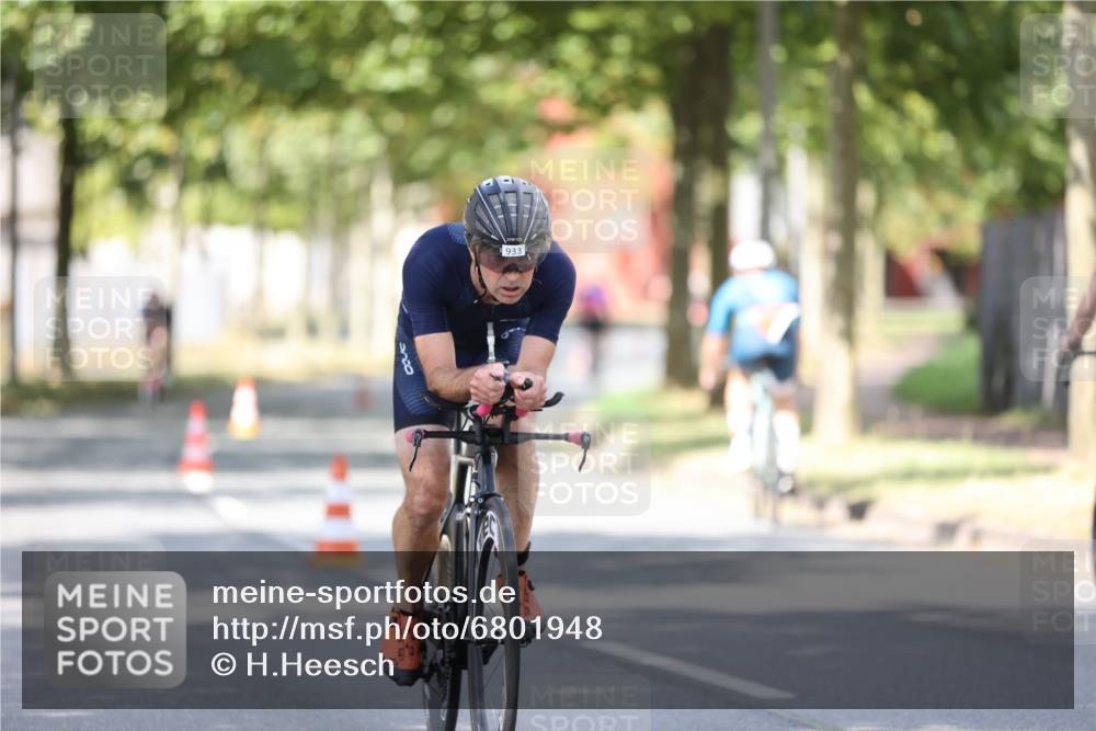 11.08.2024 - GEWOBA Citytriathlon Bremen H.Heesch http://msf.ph/oto/6801948 11.08.2024 12:02:53 Laufen  meine-sportfotos.de