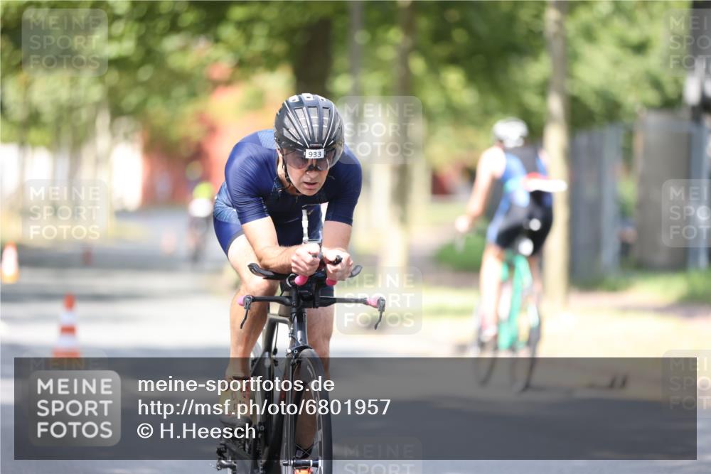 11.08.2024 - GEWOBA Citytriathlon Bremen H.Heesch http://msf.ph/oto/6801957 11.08.2024 12:02:53 Laufen  meine-sportfotos.de