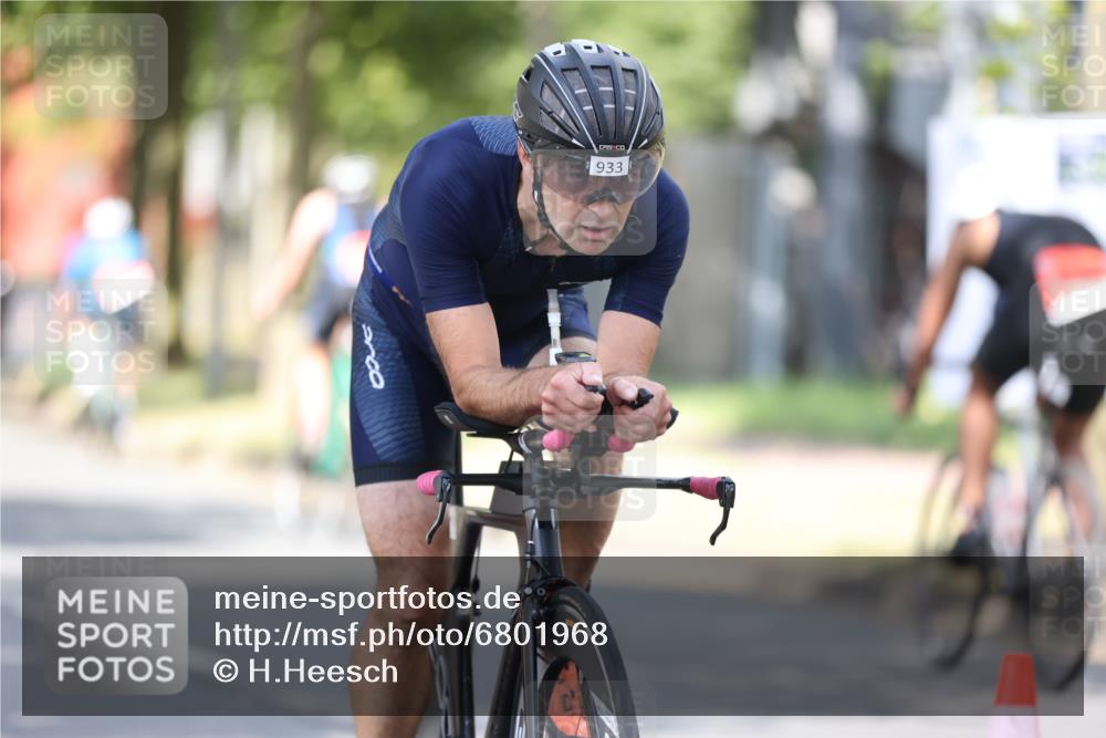 11.08.2024 - GEWOBA Citytriathlon Bremen H.Heesch http://msf.ph/oto/6801968 11.08.2024 12:02:53 Laufen  meine-sportfotos.de