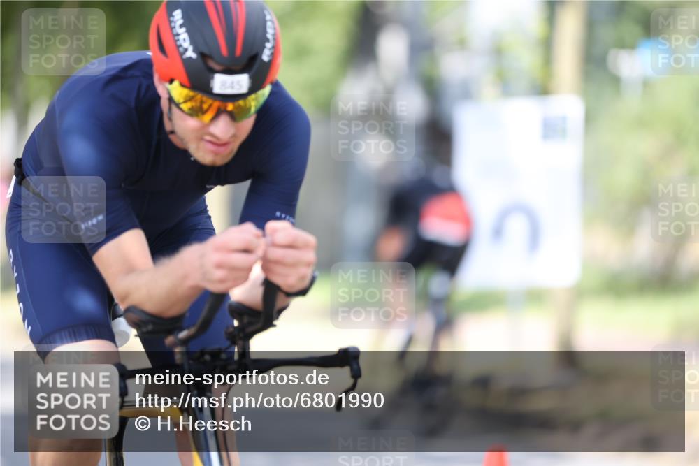 11.08.2024 - GEWOBA Citytriathlon Bremen H.Heesch http://msf.ph/oto/6801990 11.08.2024 12:03:00 Laufen  meine-sportfotos.de