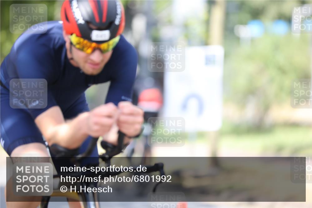11.08.2024 - GEWOBA Citytriathlon Bremen H.Heesch http://msf.ph/oto/6801992 11.08.2024 12:03:00 Laufen  meine-sportfotos.de