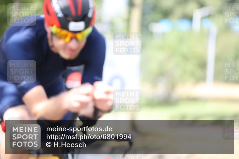 11.08.2024 - GEWOBA Citytriathlon Bremen H.Heesch http://msf.ph/oto/6801994 11.08.2024 12:03:00 Laufen  meine-sportfotos.de