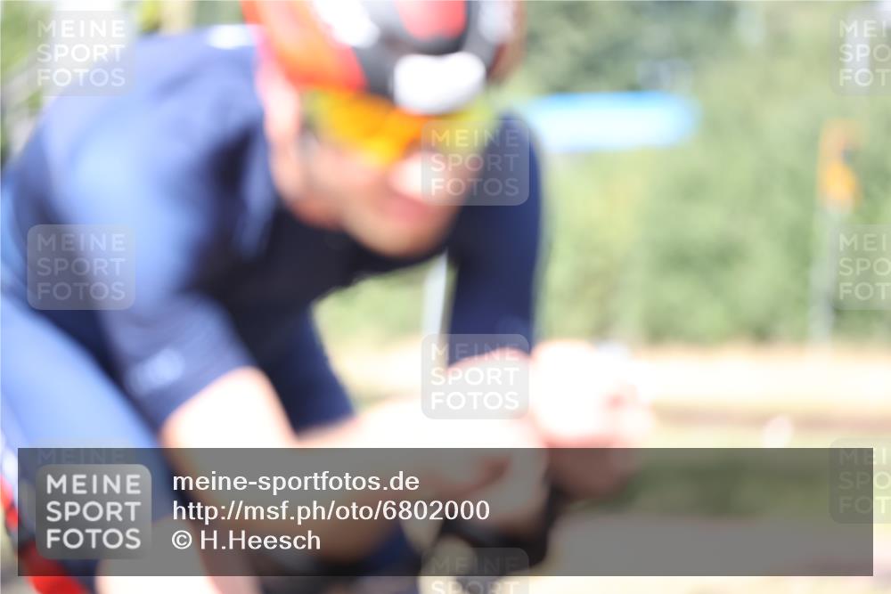 11.08.2024 - GEWOBA Citytriathlon Bremen H.Heesch http://msf.ph/oto/6802000 11.08.2024 12:03:00 Laufen  meine-sportfotos.de