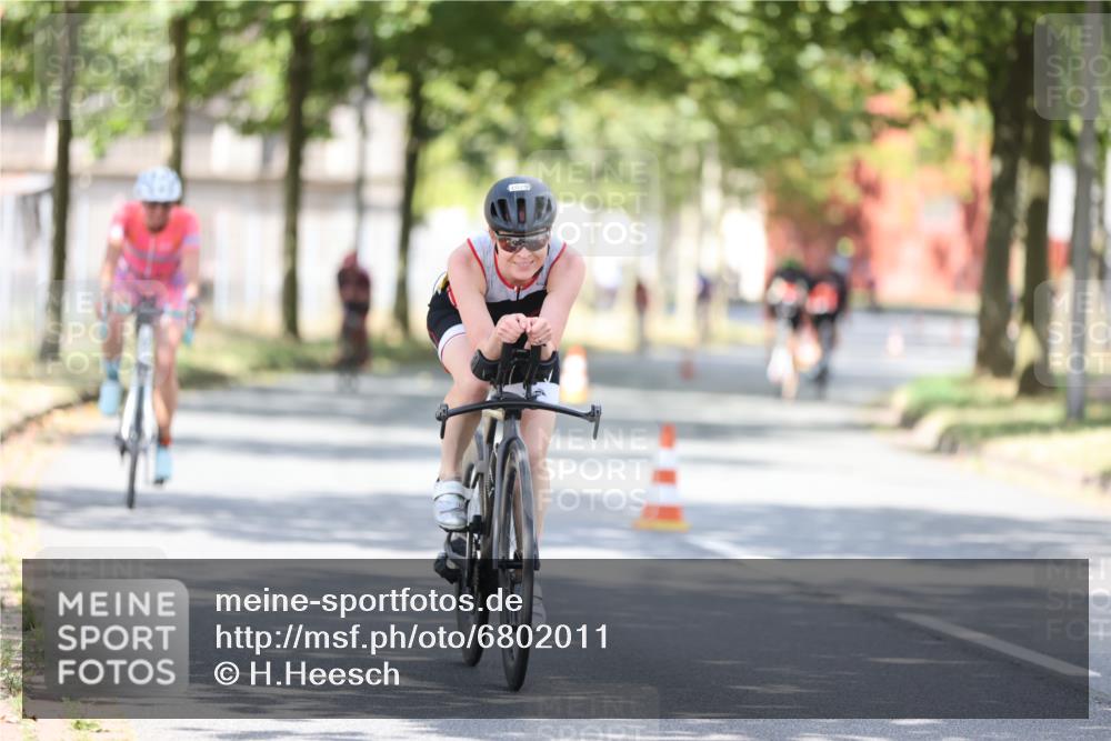 11.08.2024 - GEWOBA Citytriathlon Bremen H.Heesch http://msf.ph/oto/6802011 11.08.2024 12:03:12 Laufen  meine-sportfotos.de