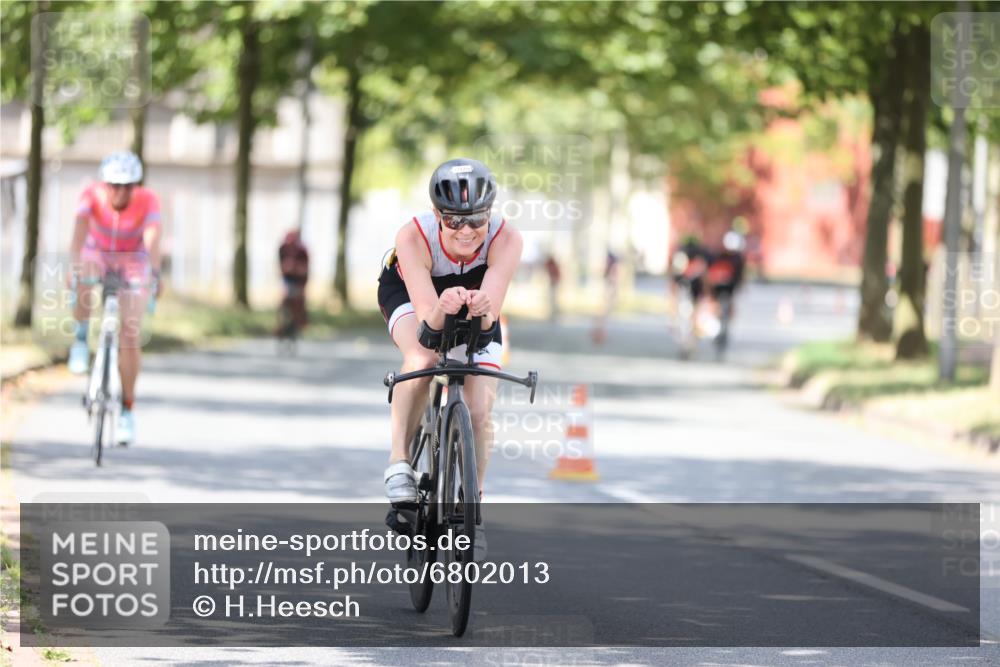 11.08.2024 - GEWOBA Citytriathlon Bremen H.Heesch http://msf.ph/oto/6802013 11.08.2024 12:03:12 Laufen  meine-sportfotos.de
