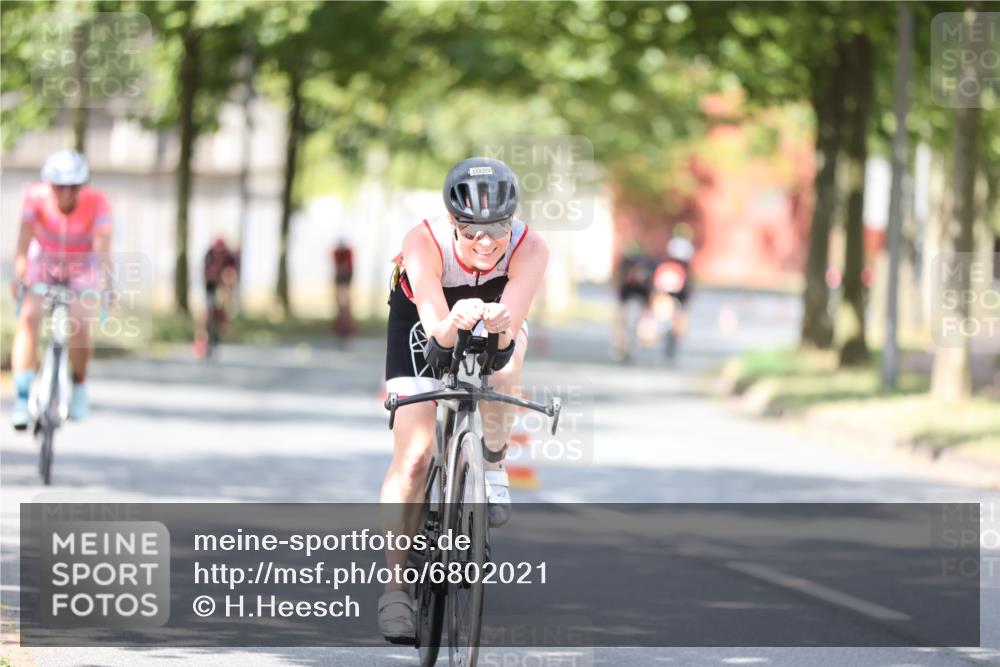 11.08.2024 - GEWOBA Citytriathlon Bremen H.Heesch http://msf.ph/oto/6802021 11.08.2024 12:03:12 Laufen  meine-sportfotos.de