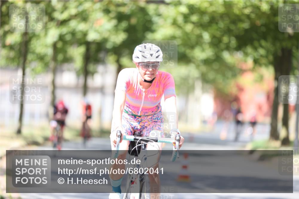 11.08.2024 - GEWOBA Citytriathlon Bremen H.Heesch http://msf.ph/oto/6802041 11.08.2024 12:03:14 Laufen  meine-sportfotos.de