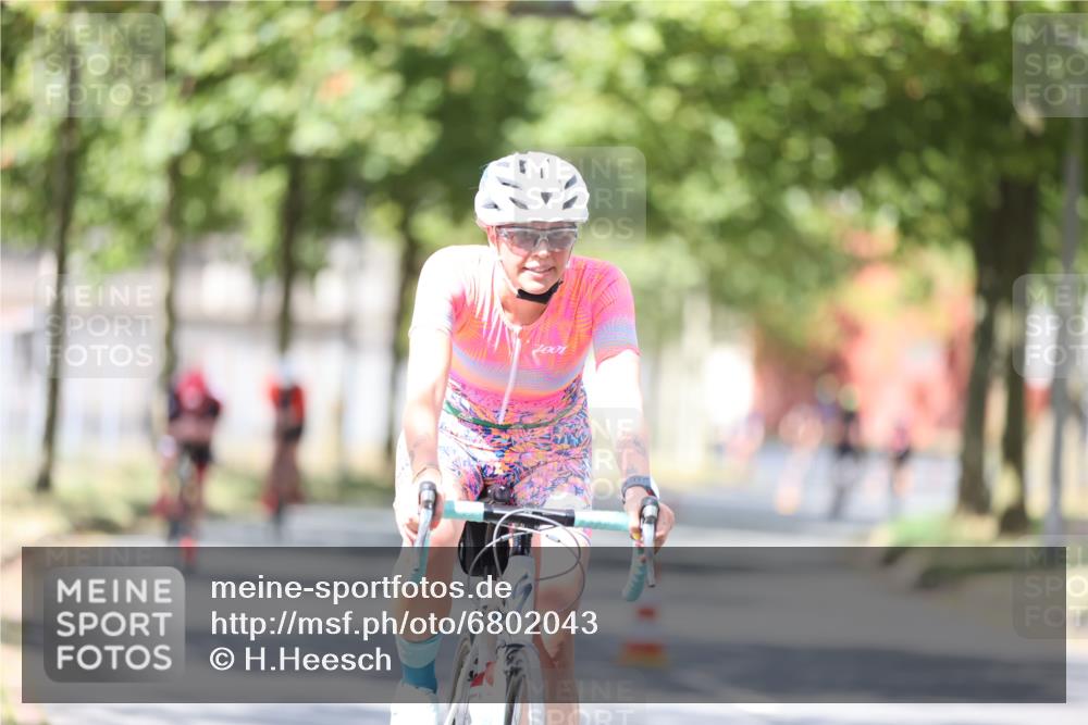 11.08.2024 - GEWOBA Citytriathlon Bremen H.Heesch http://msf.ph/oto/6802043 11.08.2024 12:03:14 Laufen  meine-sportfotos.de