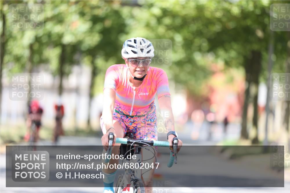 11.08.2024 - GEWOBA Citytriathlon Bremen H.Heesch http://msf.ph/oto/6802047 11.08.2024 12:03:14 Laufen  meine-sportfotos.de