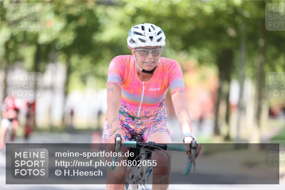11.08.2024 - GEWOBA Citytriathlon Bremen H.Heesch http://msf.ph/oto/6802055 11.08.2024 12:03:14 Laufen  meine-sportfotos.de