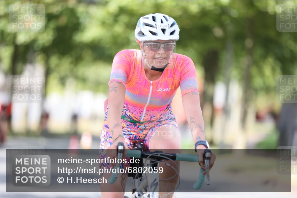 11.08.2024 - GEWOBA Citytriathlon Bremen H.Heesch http://msf.ph/oto/6802059 11.08.2024 12:03:14 Laufen  meine-sportfotos.de