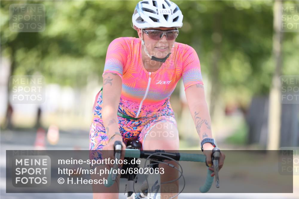 11.08.2024 - GEWOBA Citytriathlon Bremen H.Heesch http://msf.ph/oto/6802063 11.08.2024 12:03:14 Laufen  meine-sportfotos.de