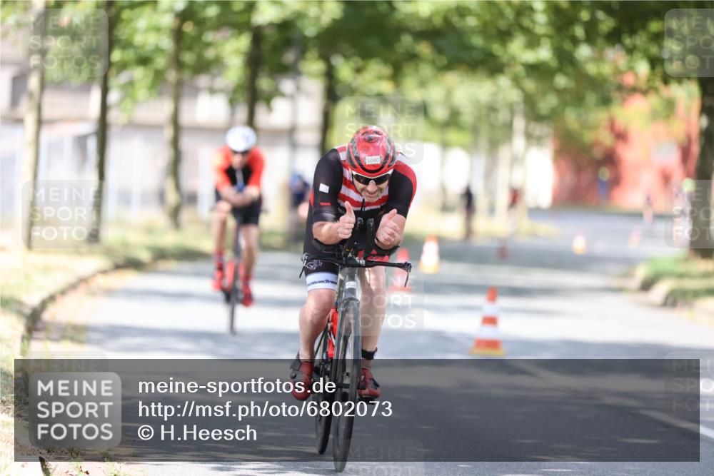 11.08.2024 - GEWOBA Citytriathlon Bremen H.Heesch http://msf.ph/oto/6802073 11.08.2024 12:03:16 Laufen  meine-sportfotos.de