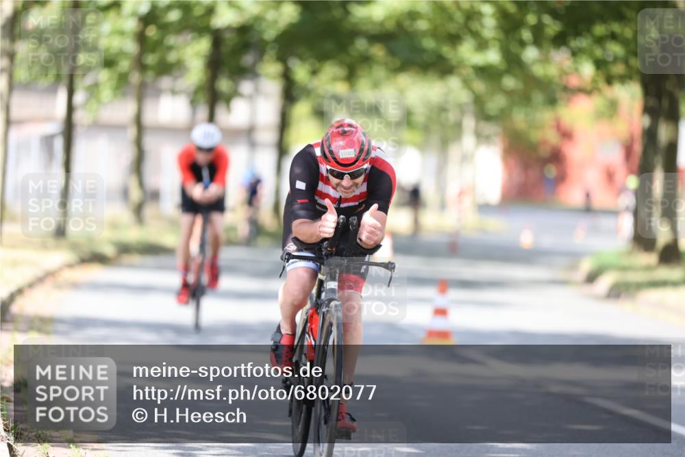 11.08.2024 - GEWOBA Citytriathlon Bremen H.Heesch http://msf.ph/oto/6802077 11.08.2024 12:03:16 Laufen  meine-sportfotos.de