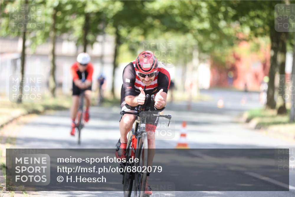 11.08.2024 - GEWOBA Citytriathlon Bremen H.Heesch http://msf.ph/oto/6802079 11.08.2024 12:03:16 Laufen  meine-sportfotos.de