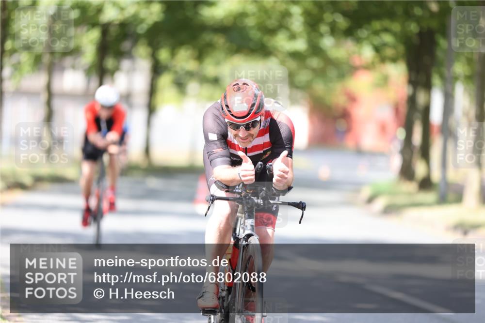 11.08.2024 - GEWOBA Citytriathlon Bremen H.Heesch http://msf.ph/oto/6802088 11.08.2024 12:03:16 Laufen  meine-sportfotos.de