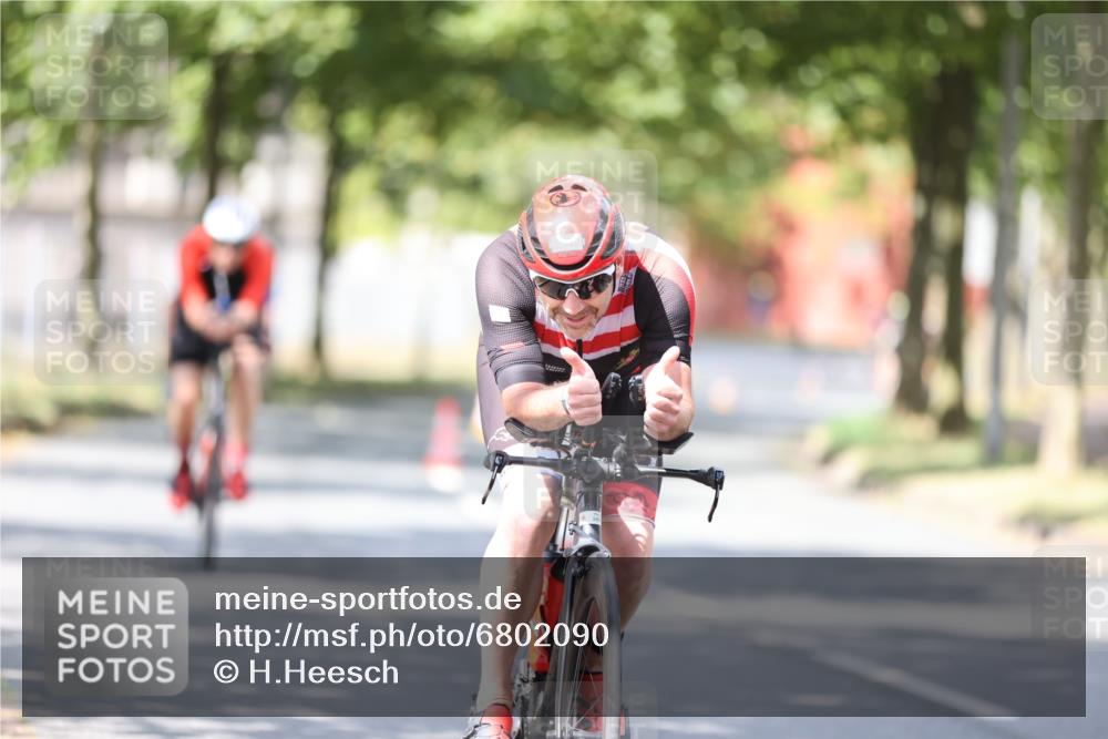 11.08.2024 - GEWOBA Citytriathlon Bremen H.Heesch http://msf.ph/oto/6802090 11.08.2024 12:03:16 Laufen  meine-sportfotos.de