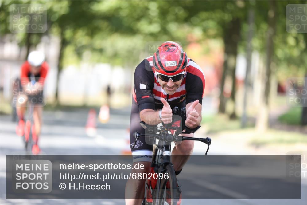 11.08.2024 - GEWOBA Citytriathlon Bremen H.Heesch http://msf.ph/oto/6802096 11.08.2024 12:03:16 Laufen  meine-sportfotos.de