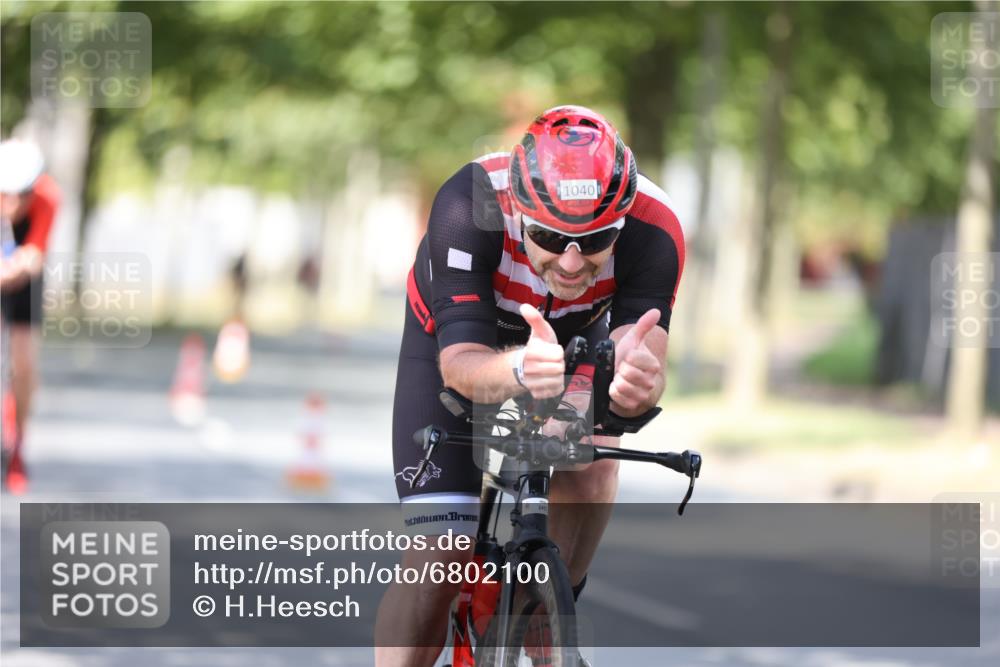 11.08.2024 - GEWOBA Citytriathlon Bremen H.Heesch http://msf.ph/oto/6802100 11.08.2024 12:03:16 Laufen  meine-sportfotos.de