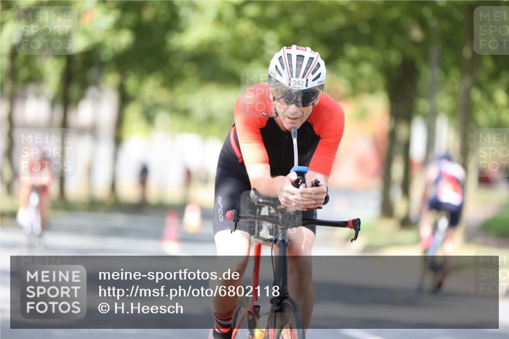 11.08.2024 - GEWOBA Citytriathlon Bremen H.Heesch http://msf.ph/oto/6802118 11.08.2024 12:03:18 Laufen  meine-sportfotos.de
