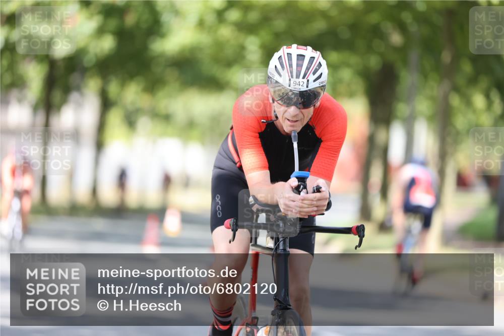 11.08.2024 - GEWOBA Citytriathlon Bremen H.Heesch http://msf.ph/oto/6802120 11.08.2024 12:03:18 Laufen  meine-sportfotos.de