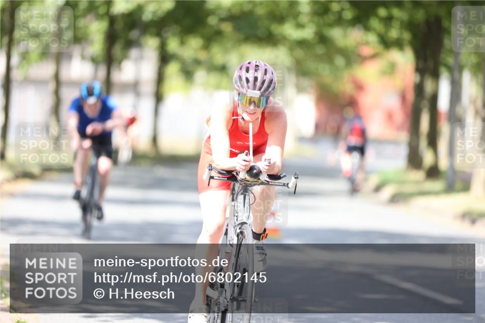 11.08.2024 - GEWOBA Citytriathlon Bremen H.Heesch http://msf.ph/oto/6802145 11.08.2024 12:03:20 Laufen  meine-sportfotos.de