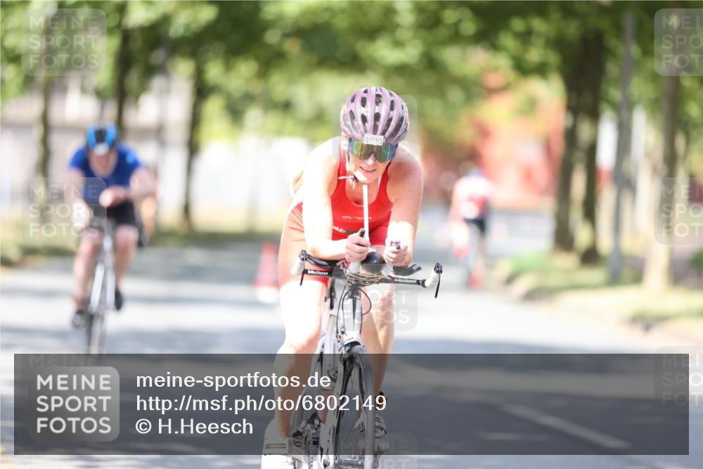 11.08.2024 - GEWOBA Citytriathlon Bremen H.Heesch http://msf.ph/oto/6802149 11.08.2024 12:03:20 Laufen  meine-sportfotos.de