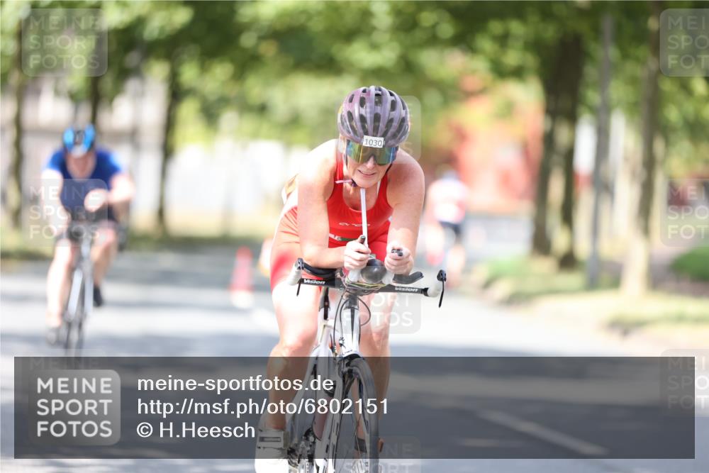 11.08.2024 - GEWOBA Citytriathlon Bremen H.Heesch http://msf.ph/oto/6802151 11.08.2024 12:03:20 Laufen  meine-sportfotos.de