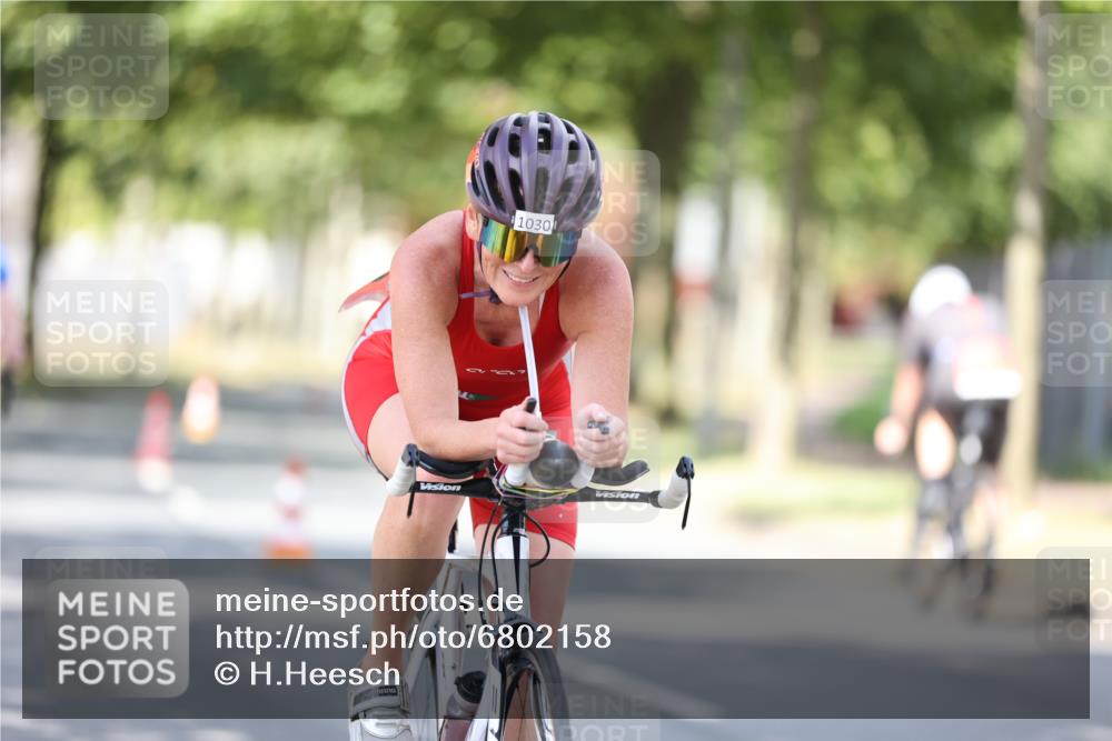 11.08.2024 - GEWOBA Citytriathlon Bremen H.Heesch http://msf.ph/oto/6802158 11.08.2024 12:03:20 Laufen  meine-sportfotos.de