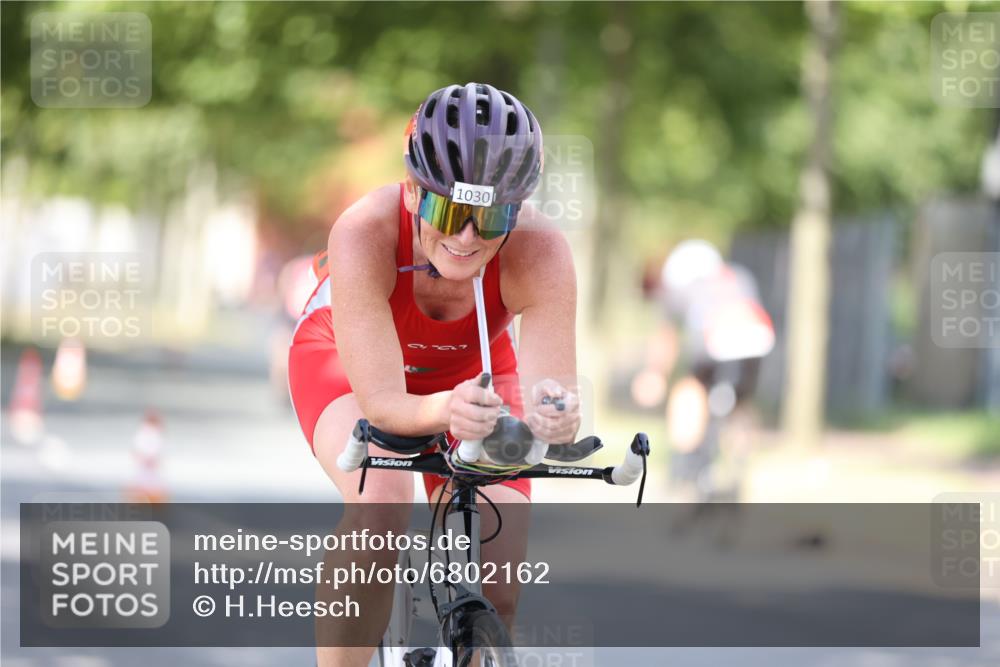 11.08.2024 - GEWOBA Citytriathlon Bremen H.Heesch http://msf.ph/oto/6802162 11.08.2024 12:03:20 Laufen  meine-sportfotos.de
