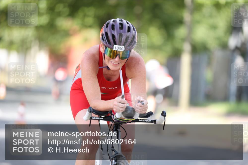 11.08.2024 - GEWOBA Citytriathlon Bremen H.Heesch http://msf.ph/oto/6802164 11.08.2024 12:03:20 Laufen  meine-sportfotos.de
