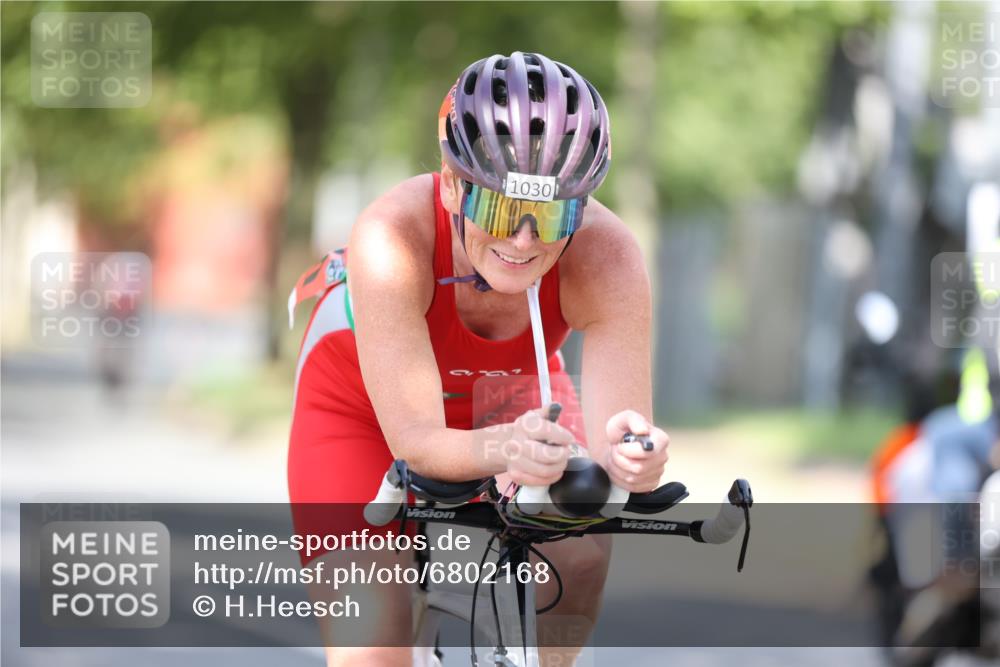 11.08.2024 - GEWOBA Citytriathlon Bremen H.Heesch http://msf.ph/oto/6802168 11.08.2024 12:03:21 Laufen  meine-sportfotos.de
