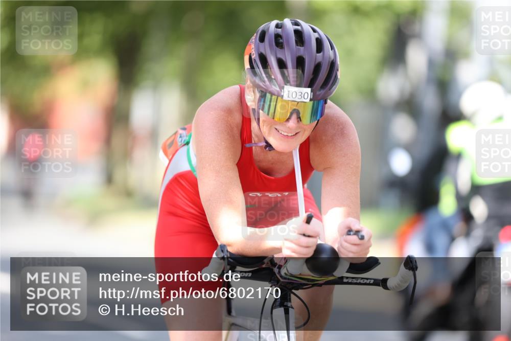11.08.2024 - GEWOBA Citytriathlon Bremen H.Heesch http://msf.ph/oto/6802170 11.08.2024 12:03:21 Laufen  meine-sportfotos.de