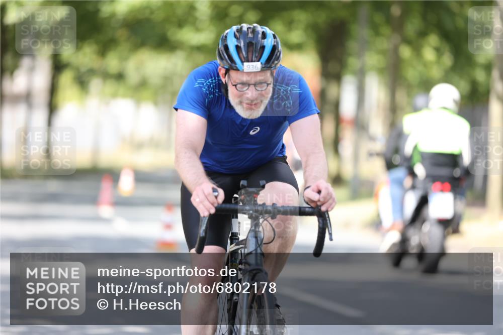 11.08.2024 - GEWOBA Citytriathlon Bremen H.Heesch http://msf.ph/oto/6802178 11.08.2024 12:03:22 Laufen  meine-sportfotos.de