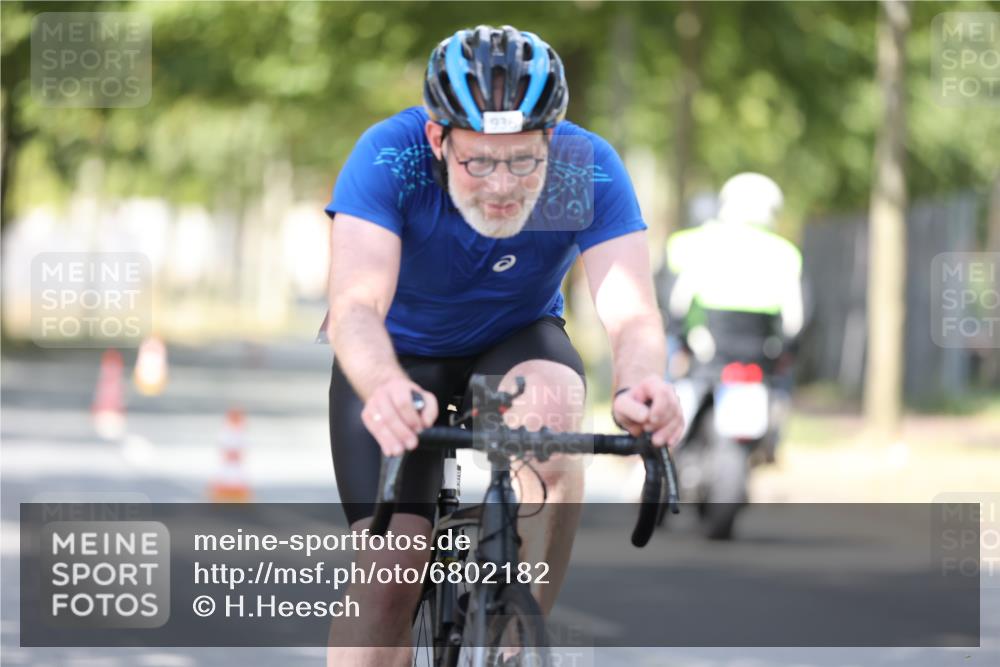 11.08.2024 - GEWOBA Citytriathlon Bremen H.Heesch http://msf.ph/oto/6802182 11.08.2024 12:03:22 Laufen  meine-sportfotos.de