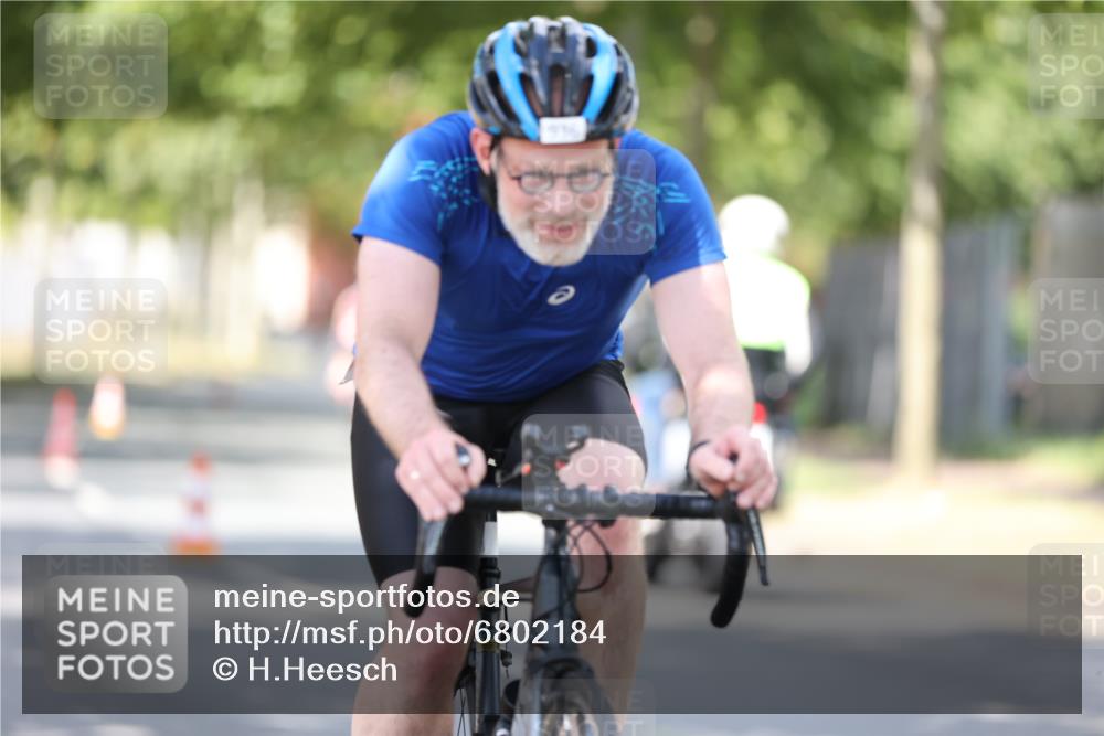 11.08.2024 - GEWOBA Citytriathlon Bremen H.Heesch http://msf.ph/oto/6802184 11.08.2024 12:03:22 Laufen  meine-sportfotos.de