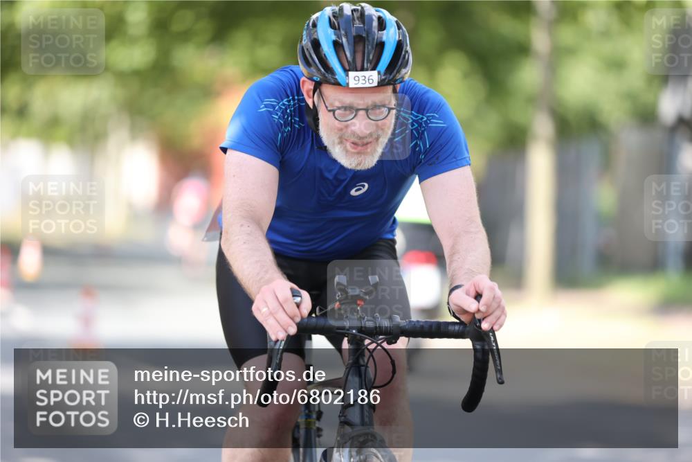 11.08.2024 - GEWOBA Citytriathlon Bremen H.Heesch http://msf.ph/oto/6802186 11.08.2024 12:03:22 Laufen  meine-sportfotos.de