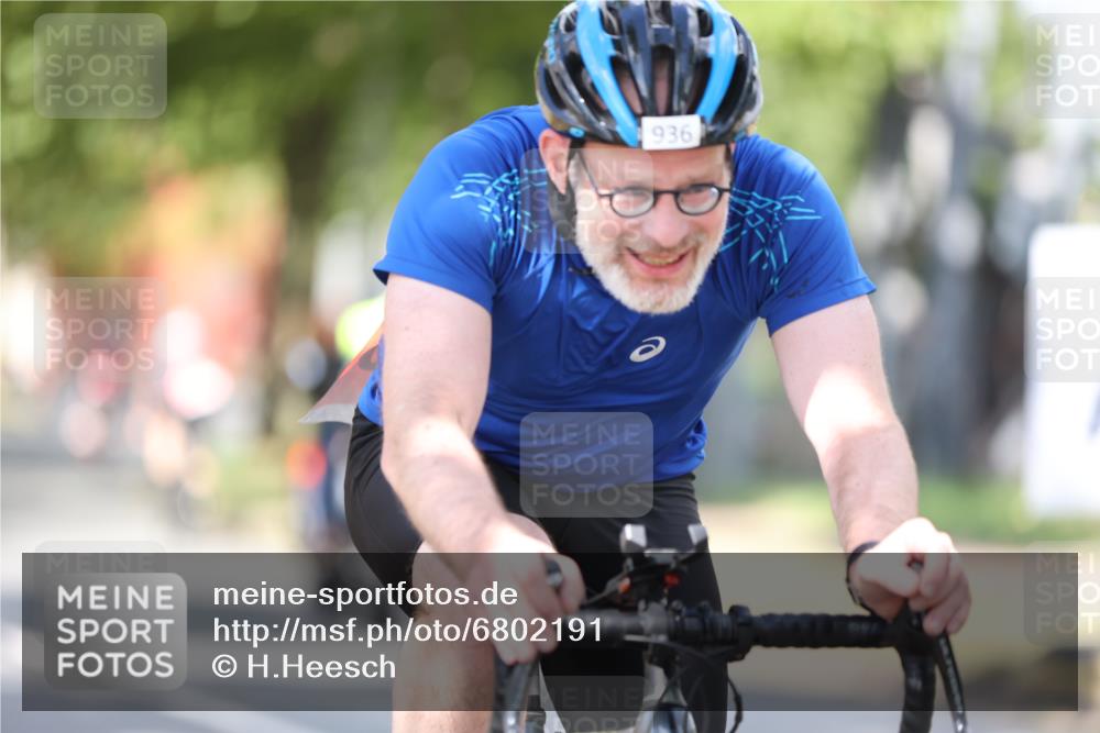 11.08.2024 - GEWOBA Citytriathlon Bremen H.Heesch http://msf.ph/oto/6802191 11.08.2024 12:03:22 Laufen  meine-sportfotos.de