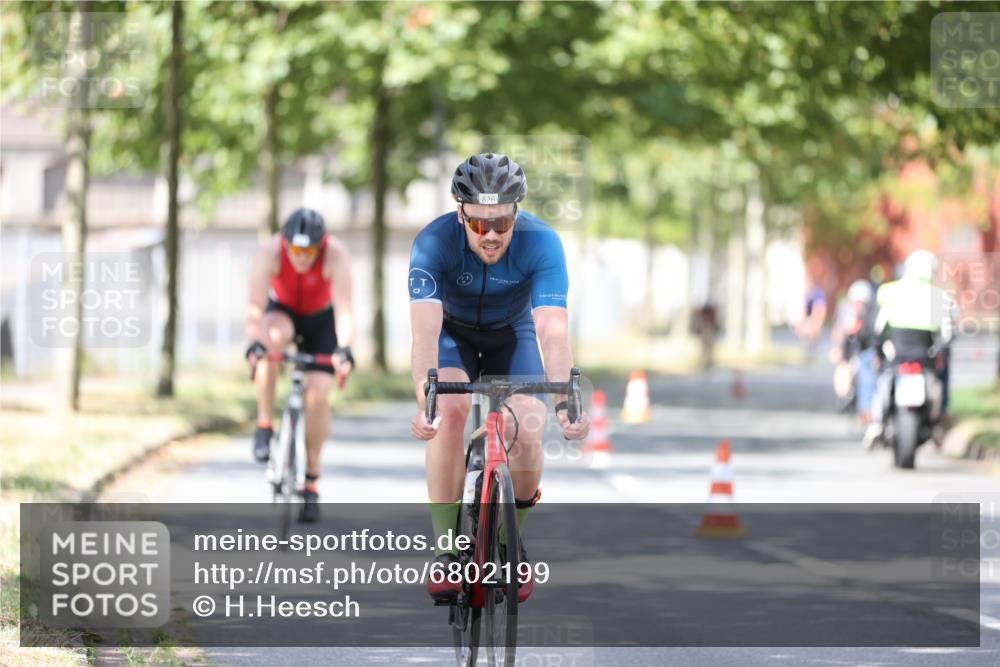 11.08.2024 - GEWOBA Citytriathlon Bremen H.Heesch http://msf.ph/oto/6802199 11.08.2024 12:03:24 Laufen  meine-sportfotos.de